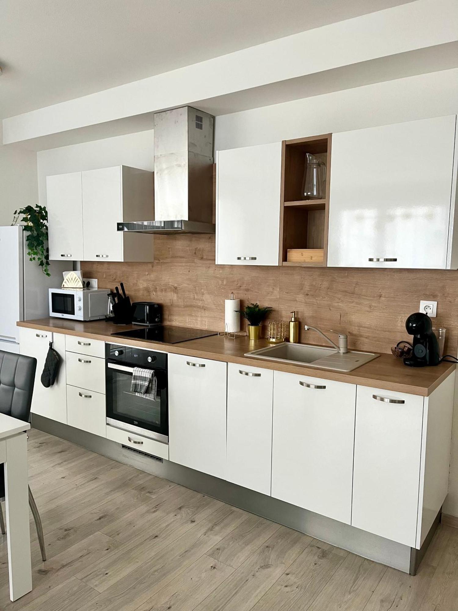 The Elite Suite II Downtown Ac & Garage Parking Bratislava Extérieur photo