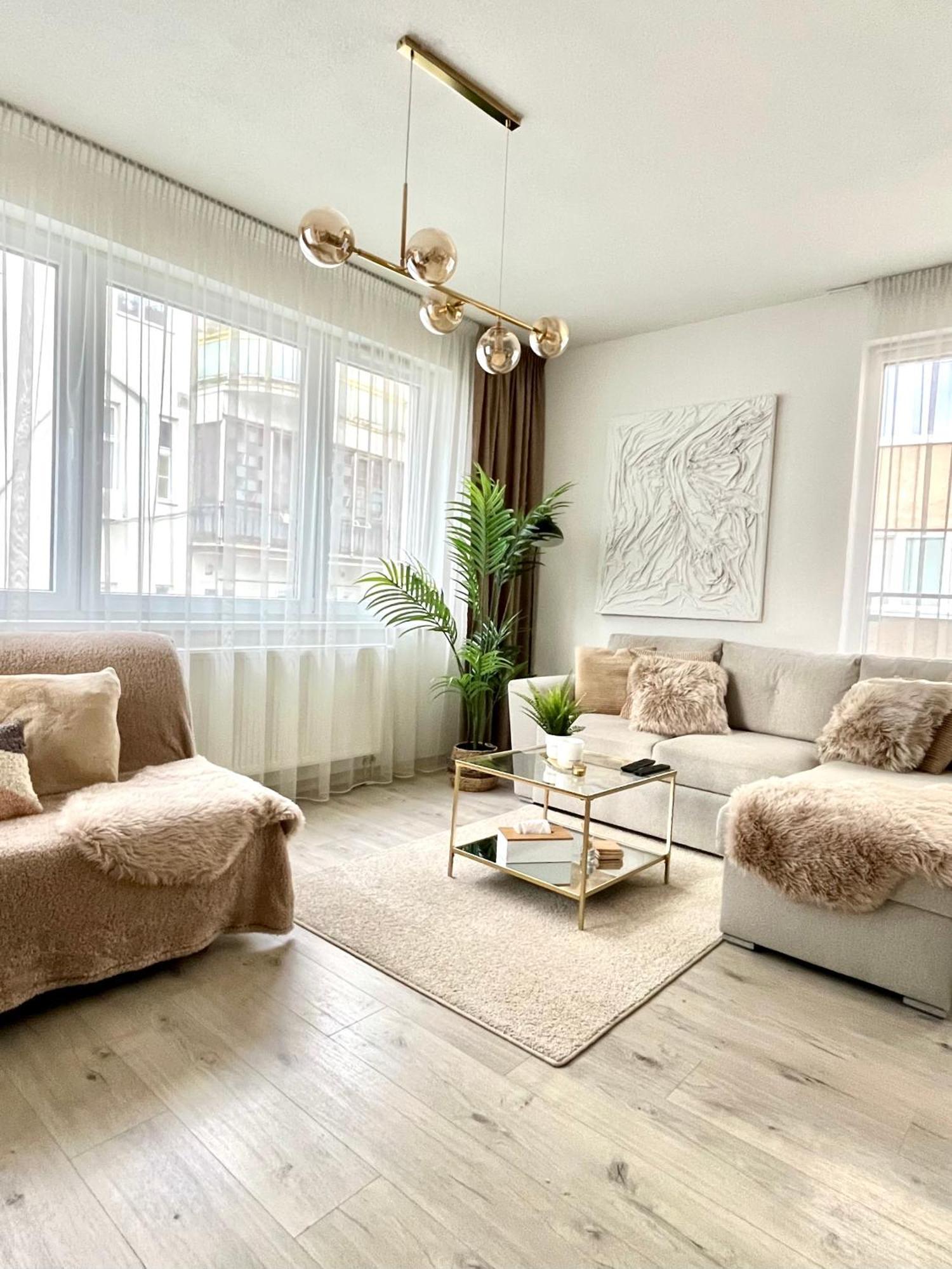 The Elite Suite II Downtown Ac & Garage Parking Bratislava Extérieur photo