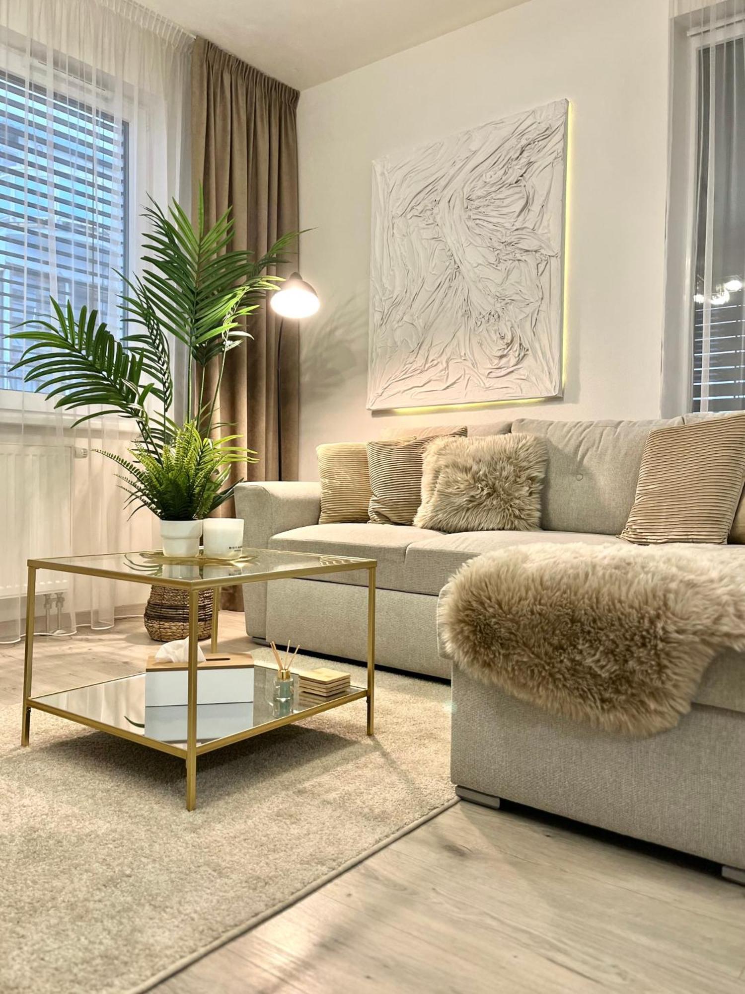 The Elite Suite II Downtown Ac & Garage Parking Bratislava Extérieur photo